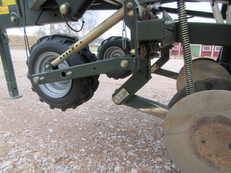 5400 Miedema Structural PM20 potato planter 2 row