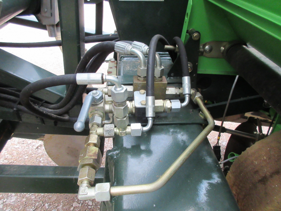 5400 Miedema Structural PM20 potato planter 2 row
