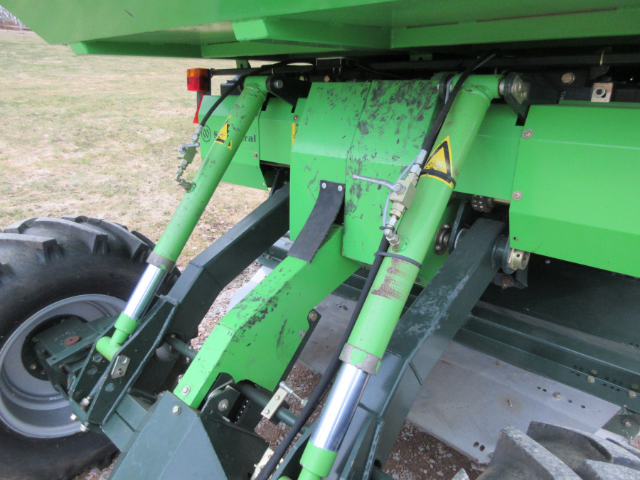 5400 Miedema Structural PM20 potato planter 2 row