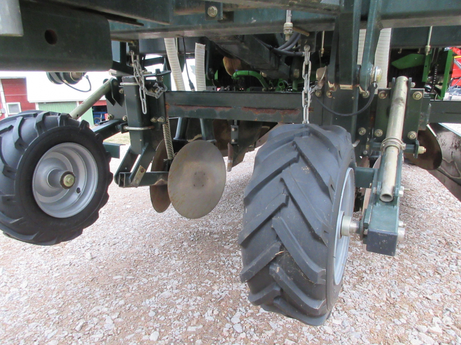5400 Miedema Structural PM20 potato planter 2 row