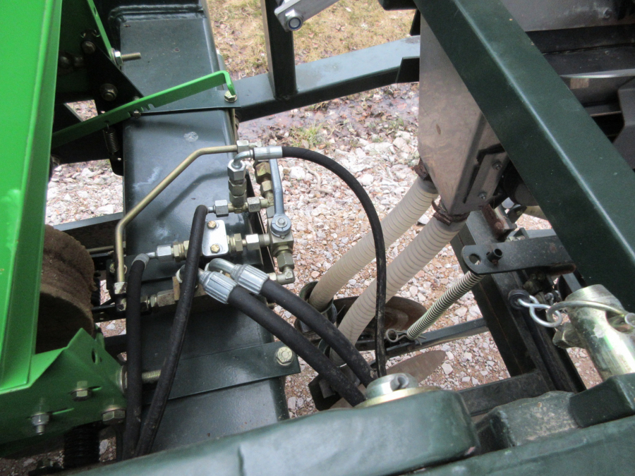 5400 Miedema Structural PM20 potato planter 2 row