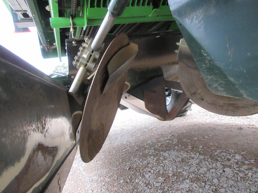 5400 Miedema Structural PM20 potato planter 2 row
