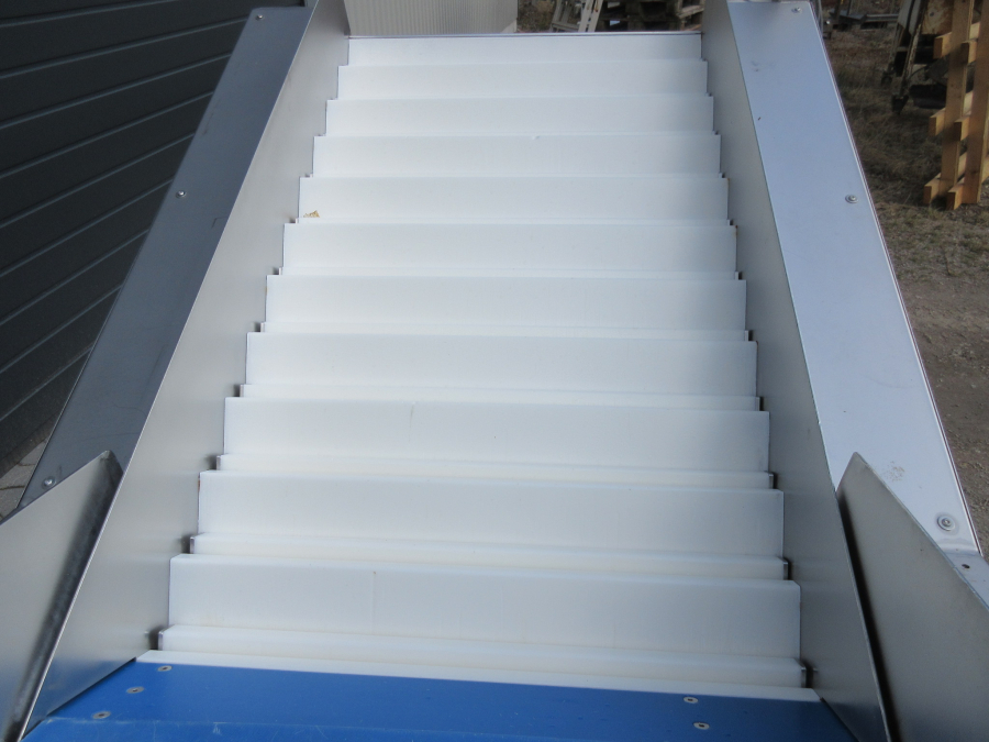 5416 Sormac PWV Step Flow feeder for carrot