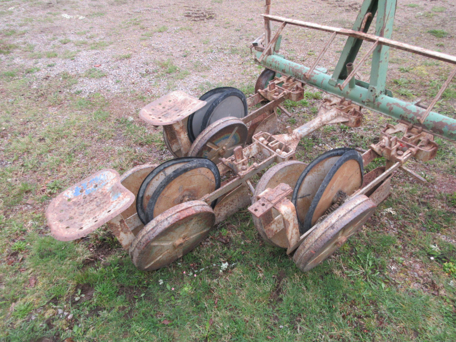 5428 Accord transplanter 3 row small