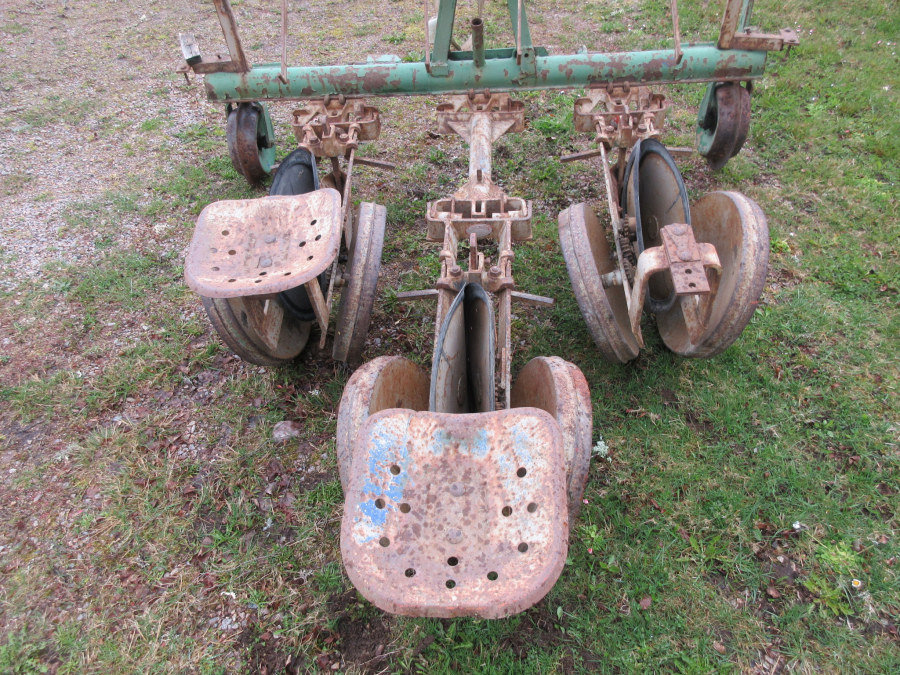 5428 Accord transplanter 3 row small