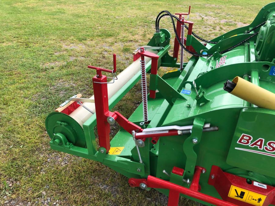 5450 Baselier cultivator with bedformer