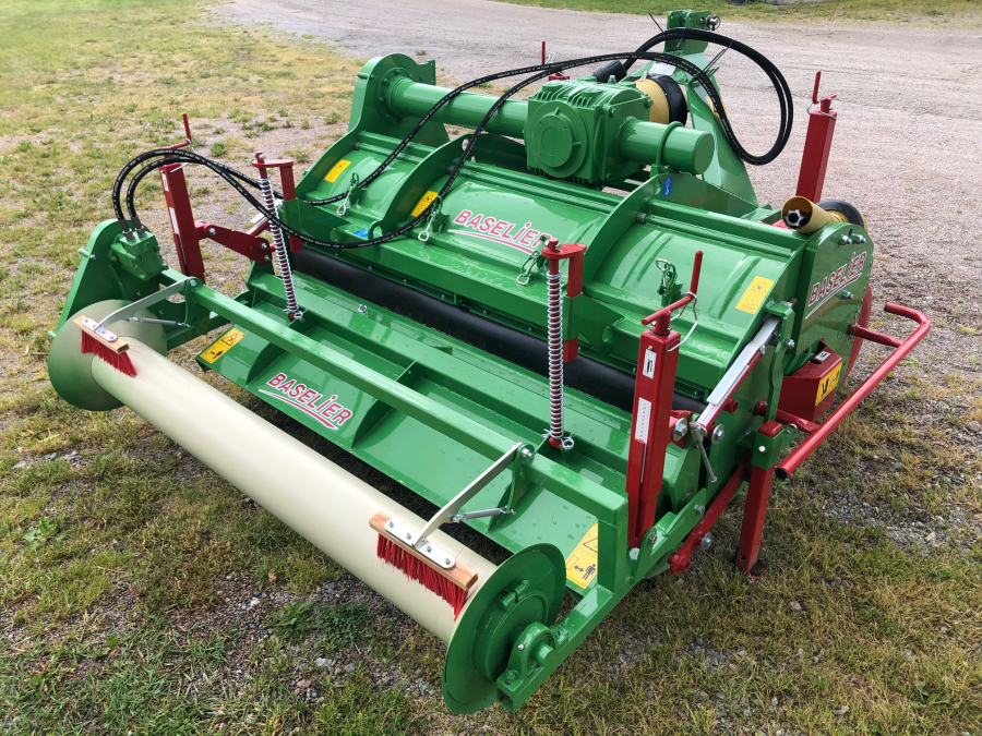 5450 Baselier cultivator with bedformer