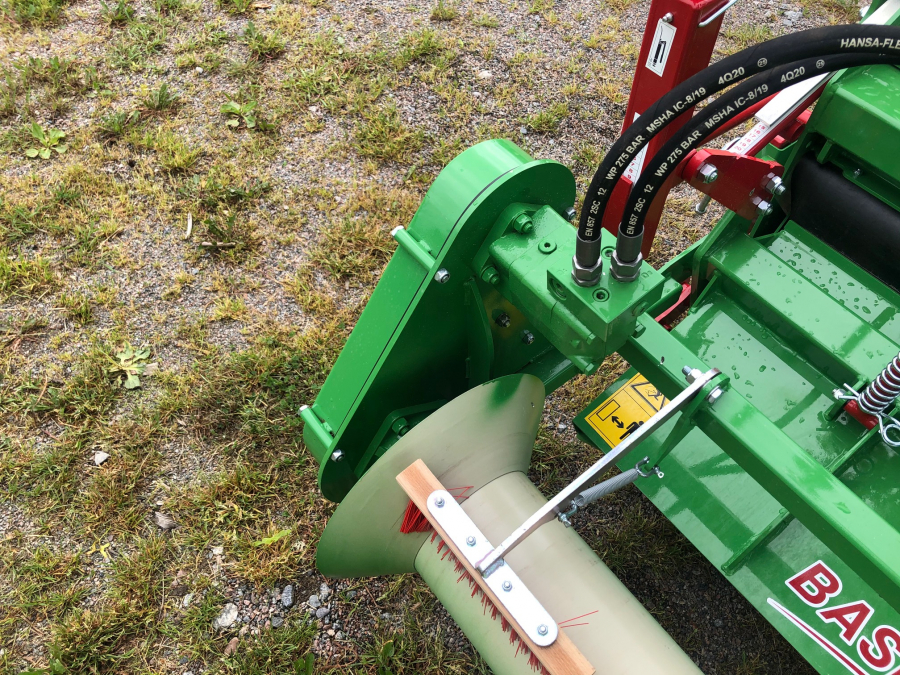 5450 Baselier cultivator with bedformer