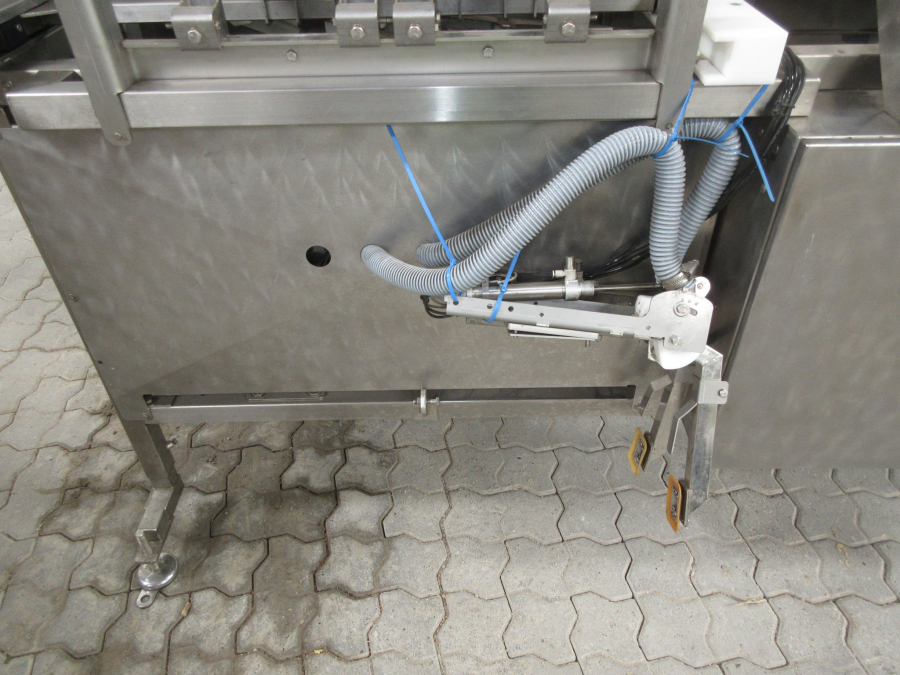 5460 Newtec tray filler NBM61 for punnets
