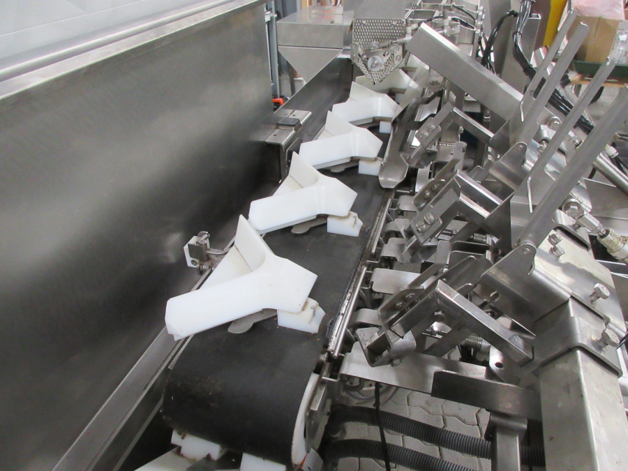 5460 Newtec tray filler NBM61 for punnets