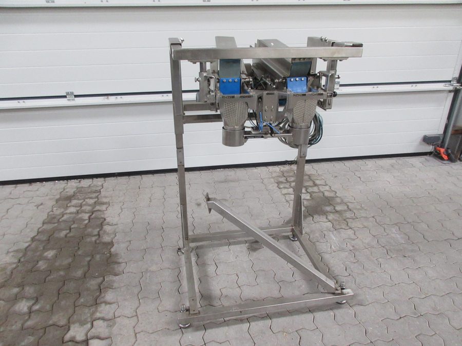5460 Newtec tray filler NBM61 for punnets