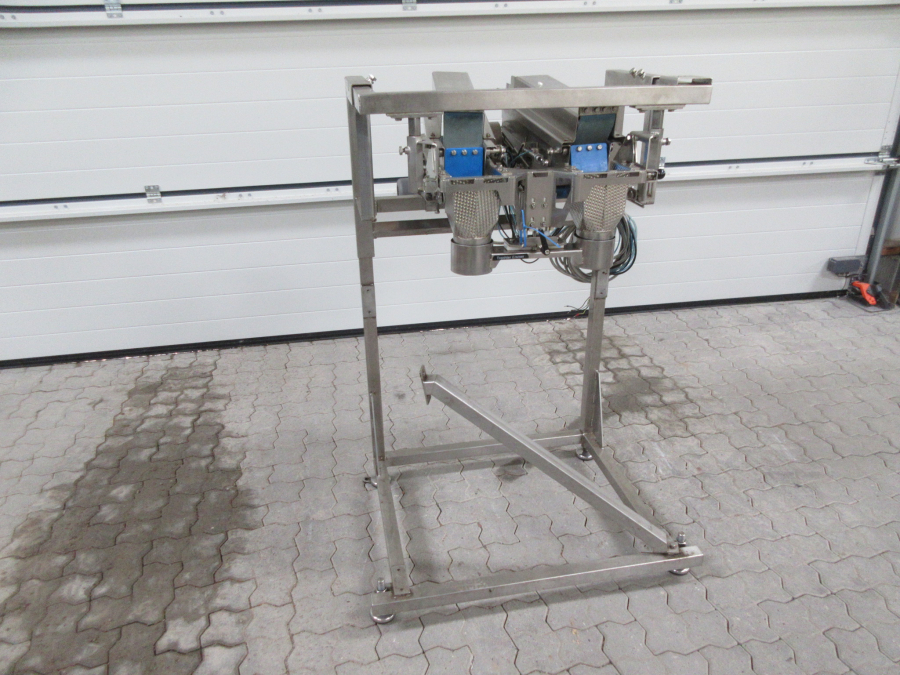 5460 Newtec tray filler NBM61 for punnets