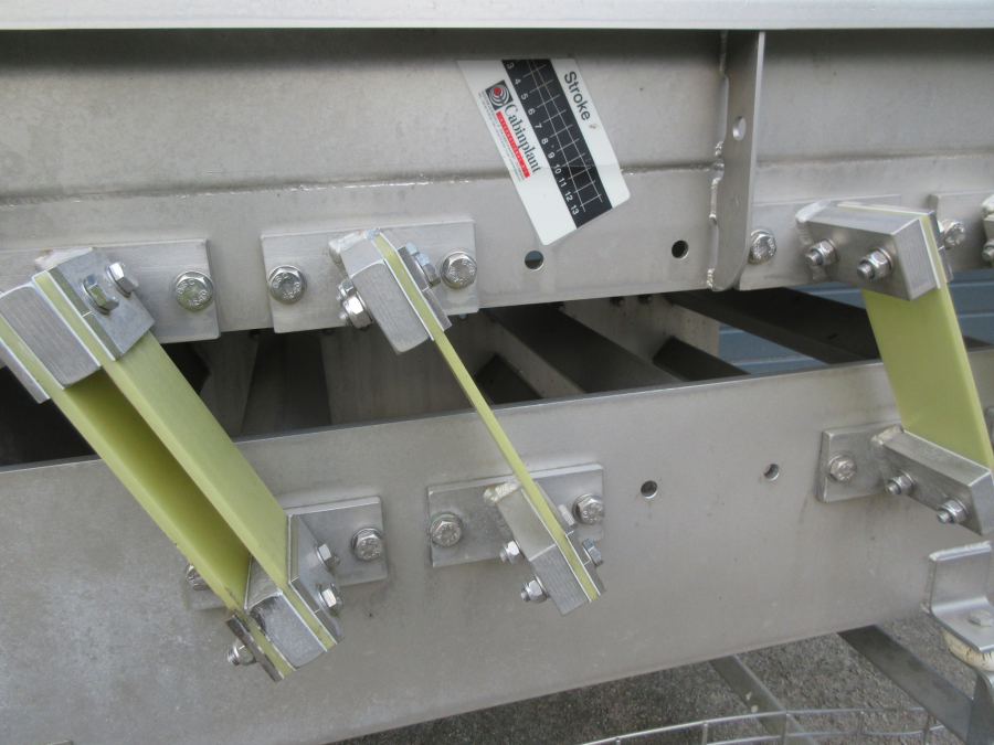 5471 Cabinplant vibratory feeder