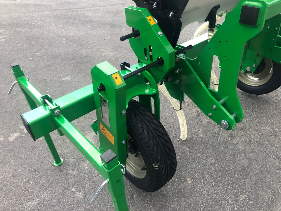 5477 Sfoggia Thema fertilizer unit NEW MACHINE