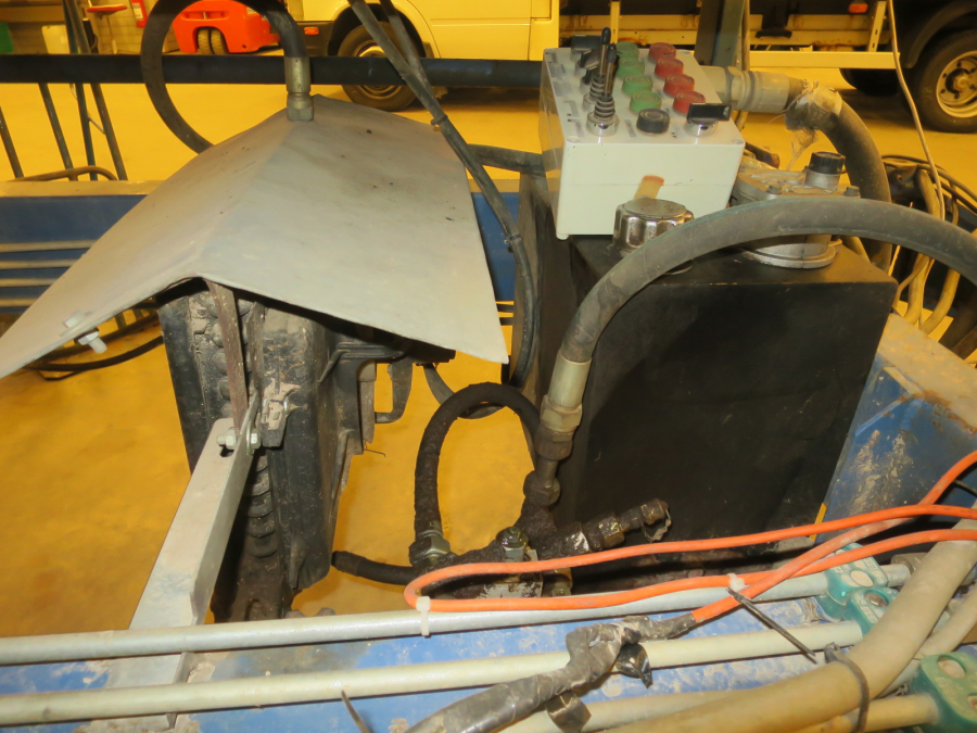 5490 Asa-Lift carrot harvester with bunker