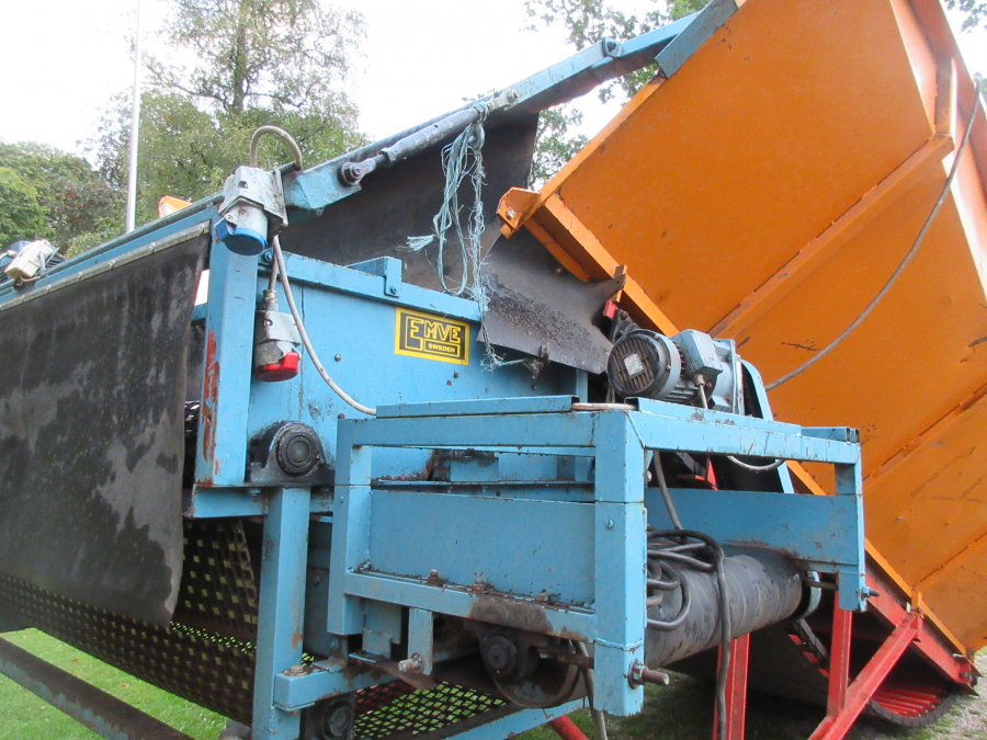 5496 Miedema SB40 receiving hopper