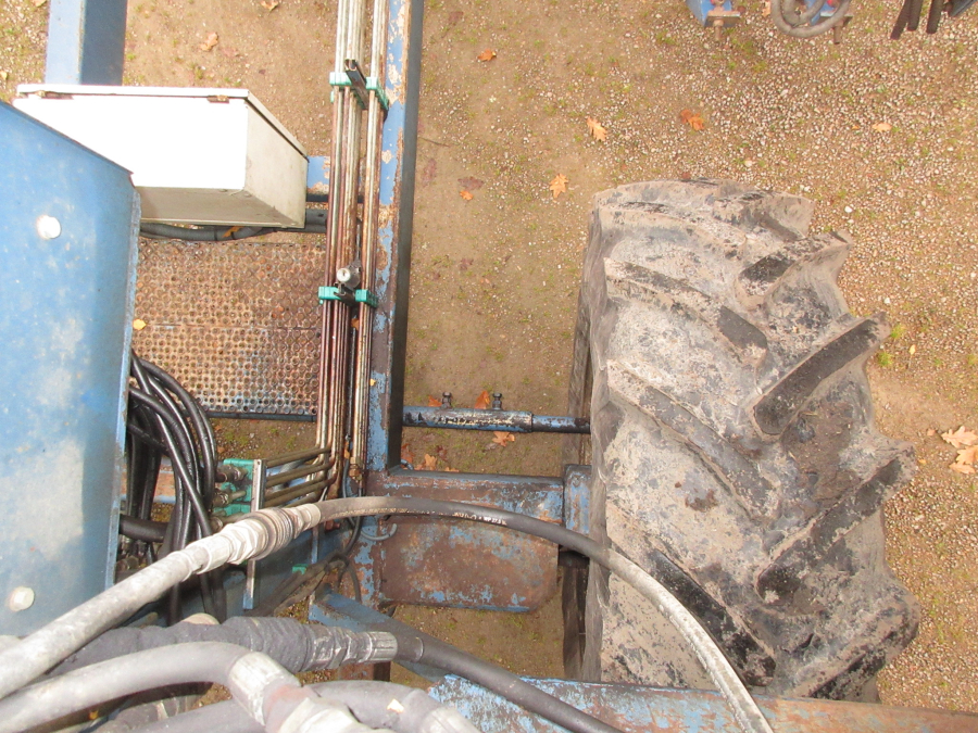 5499 Asa-Lift T-100 DF carrot harvester with elevator