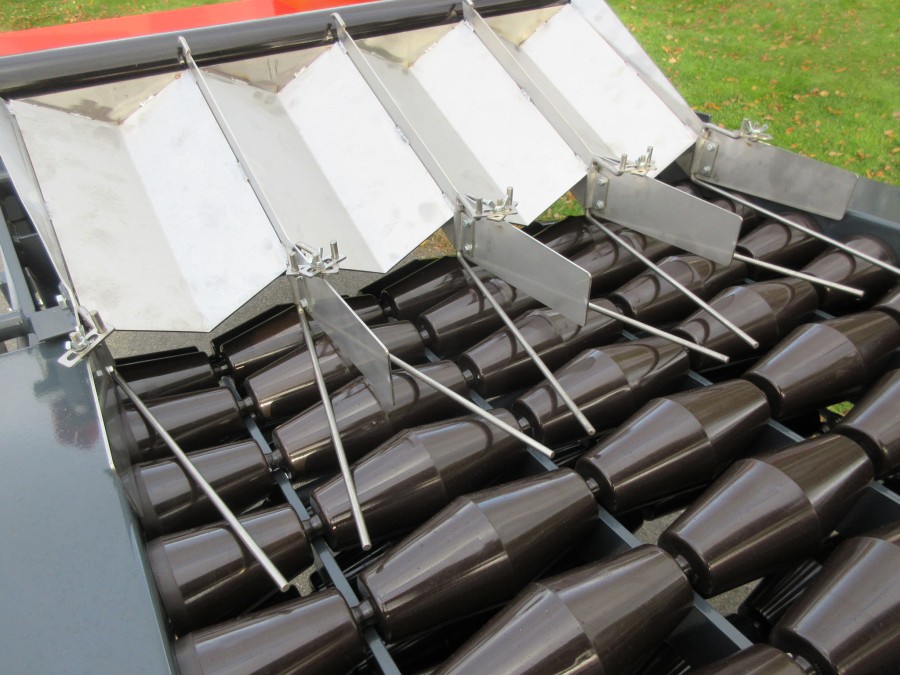 5502 Dewulf Miedema PGS potato seed cutter
