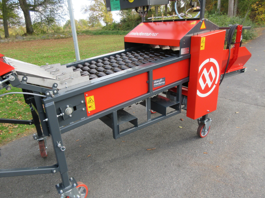 5502 Dewulf Miedema PGS potato seed cutter