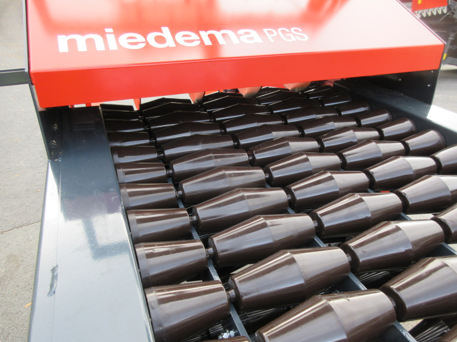 5502 Dewulf Miedema PGS potato seed cutter
