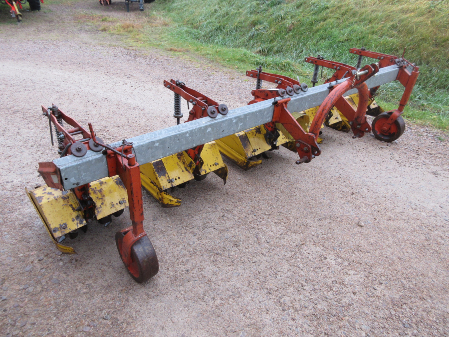 5507 Breviglieri interrow cultivator 4 row