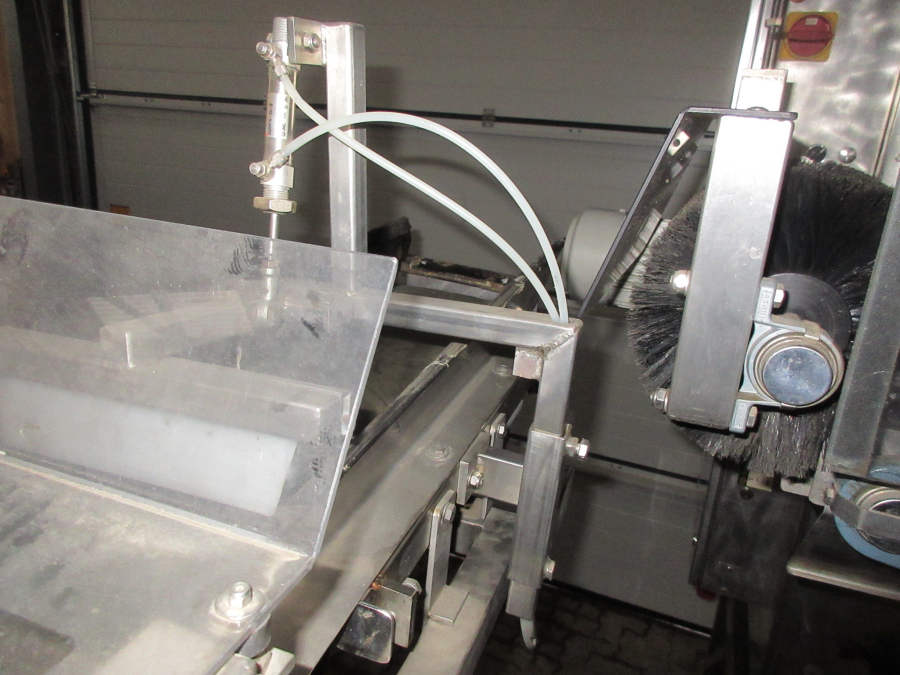 5513 Newtec 2009A apple weigher