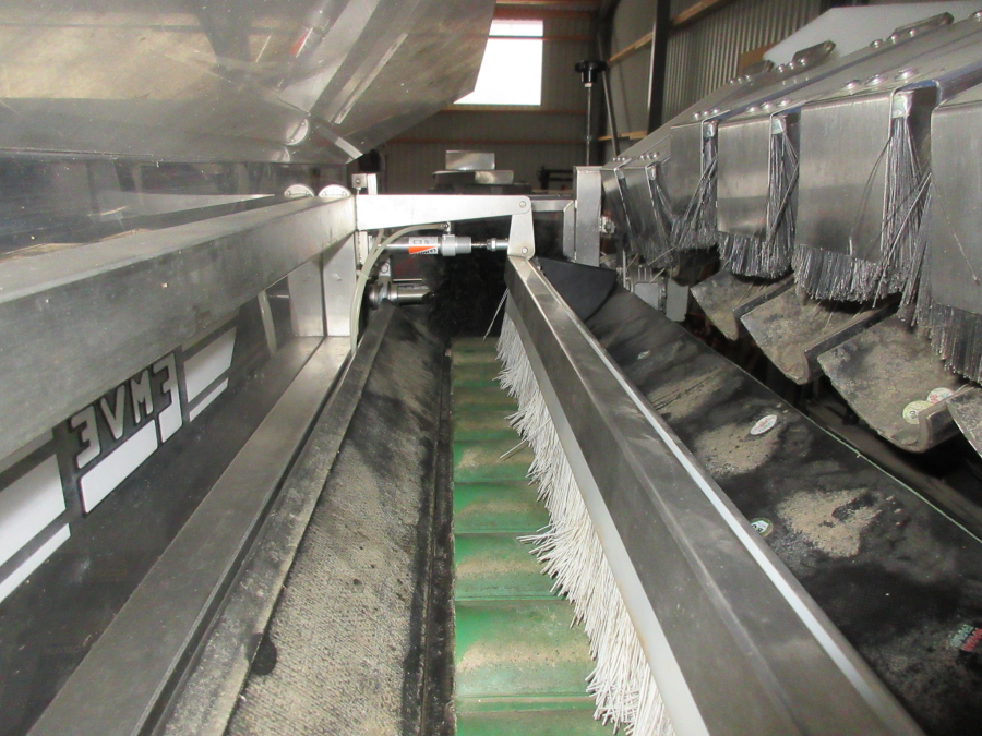 5513 Newtec 2009A apple weigher