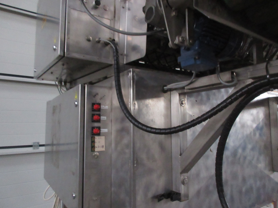 5513 Newtec 2009A apple weigher
