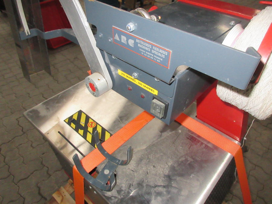 5524 ARC tying / binding bunching machine