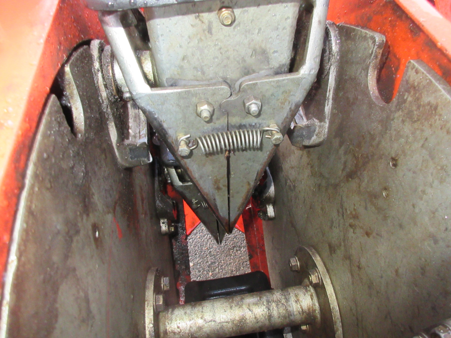 5537 Checchi & Magli Wolf Transplanter