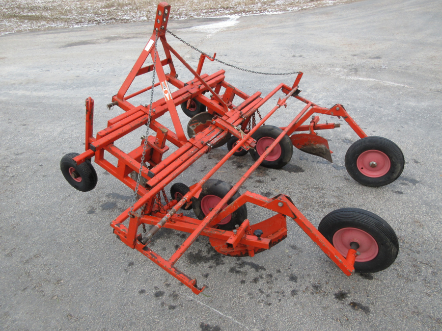 5543 EKKO plastic mulch layer
