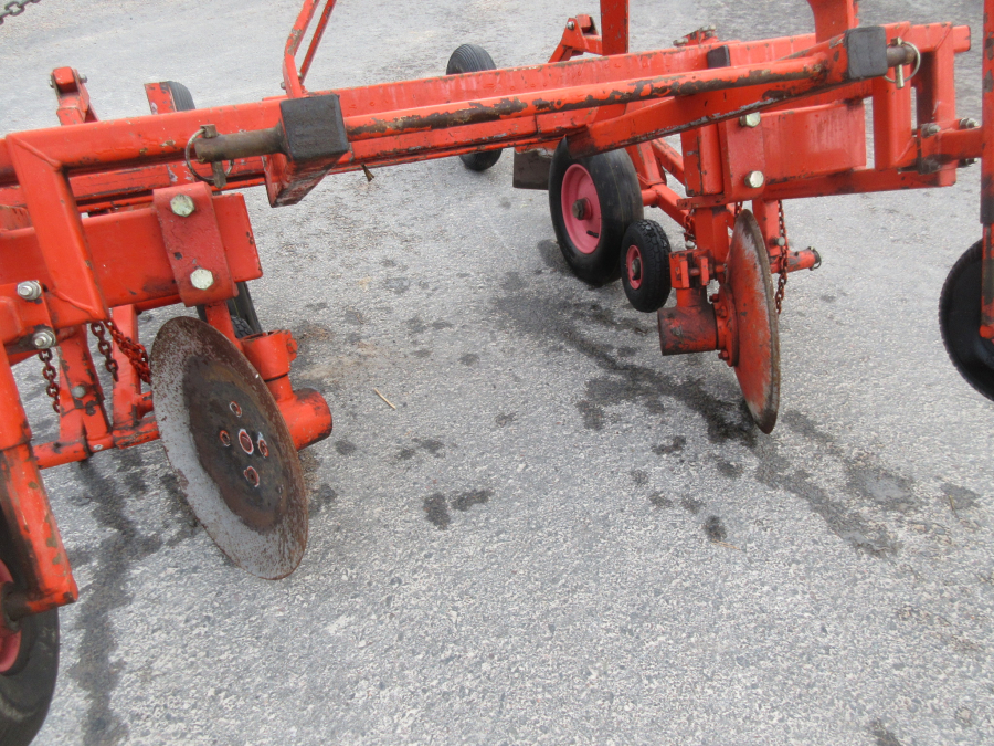5543 EKKO plastic mulch layer