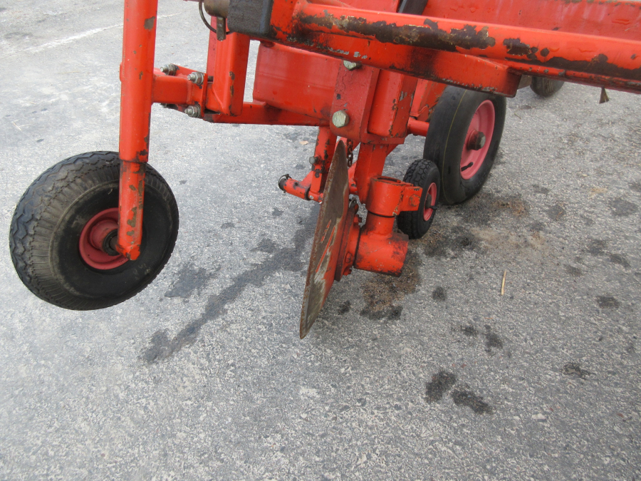 5543 EKKO plastic mulch layer