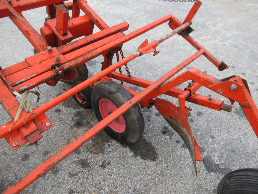 5543 EKKO plastic mulch layer