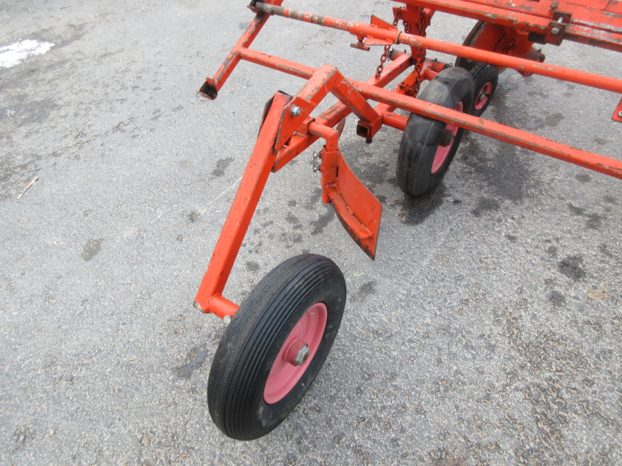 5543 EKKO plastic mulch layer