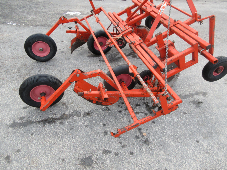 5543 EKKO plastic mulch layer