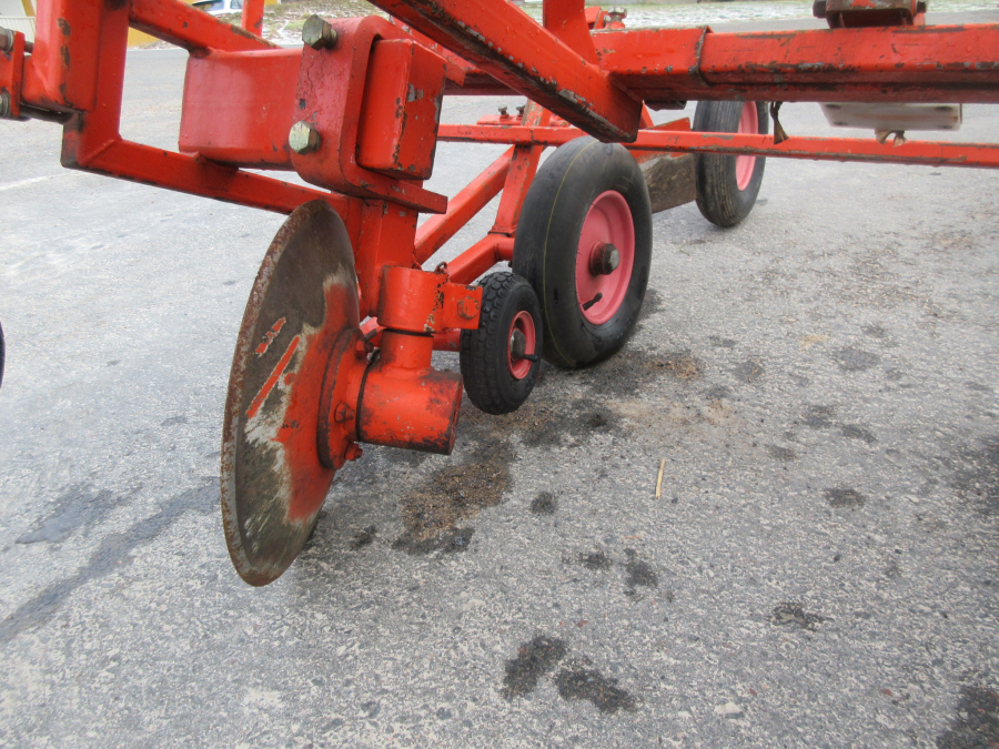 5543 EKKO plastic mulch layer
