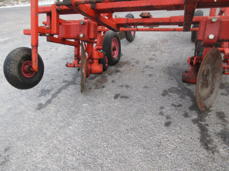 5543 EKKO plastic mulch layer