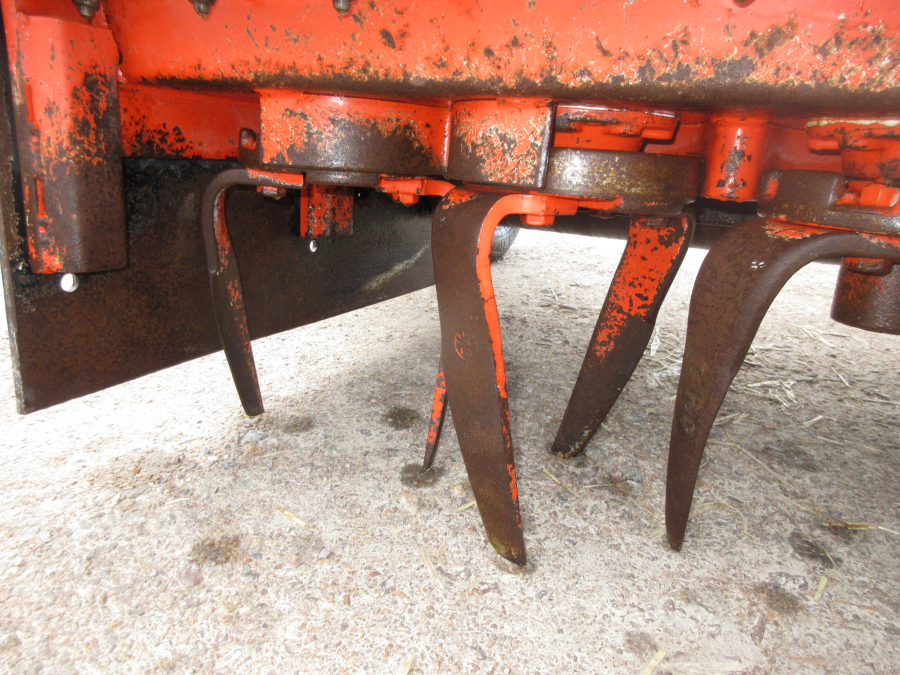 5544 EMY bed former with power harrow