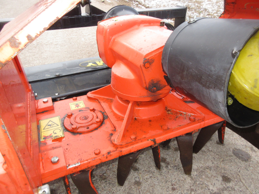 5544 EMY bed former with power harrow