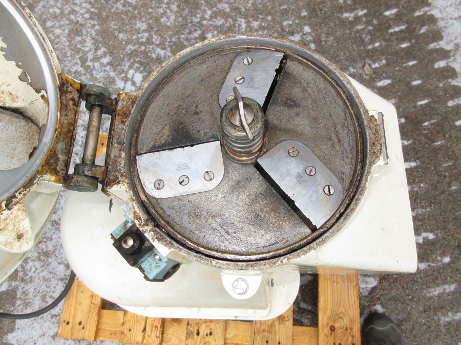 5546 Hallde RG-1 cutter