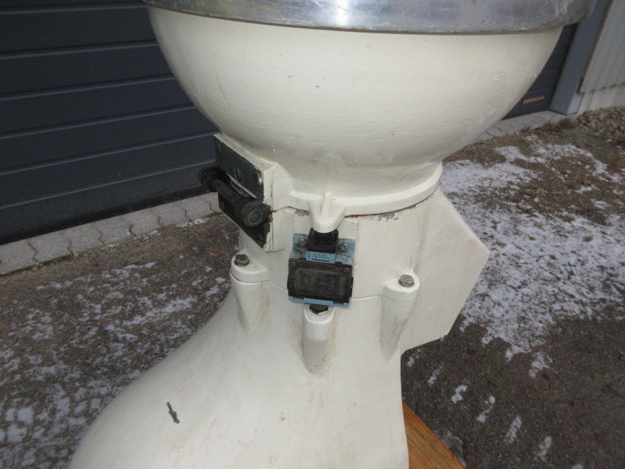 5546 Hallde RG-1 cutter