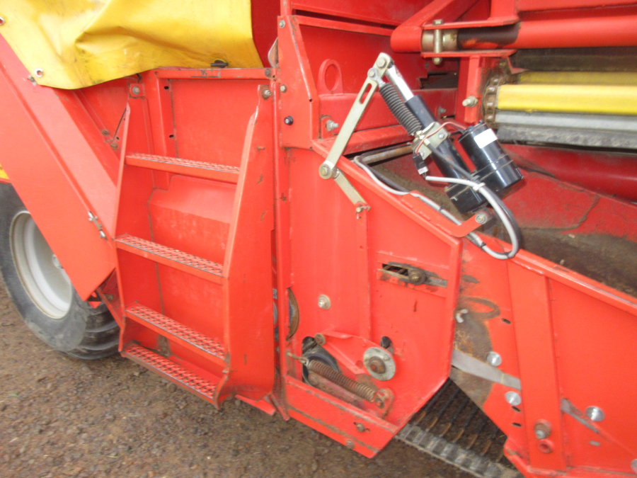 5547 Grimme SE75-30 potato harvester