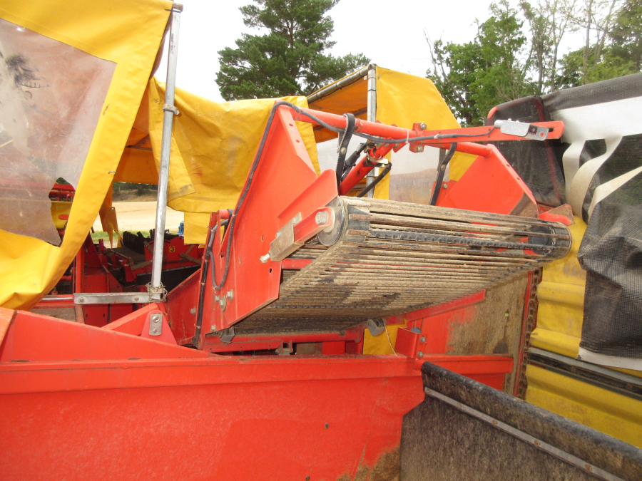 5547 Grimme SE75-30 potato harvester