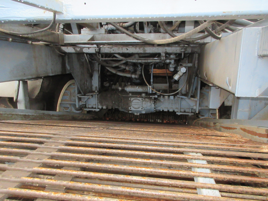 5573 Onion loader selfpropelled 3 beds