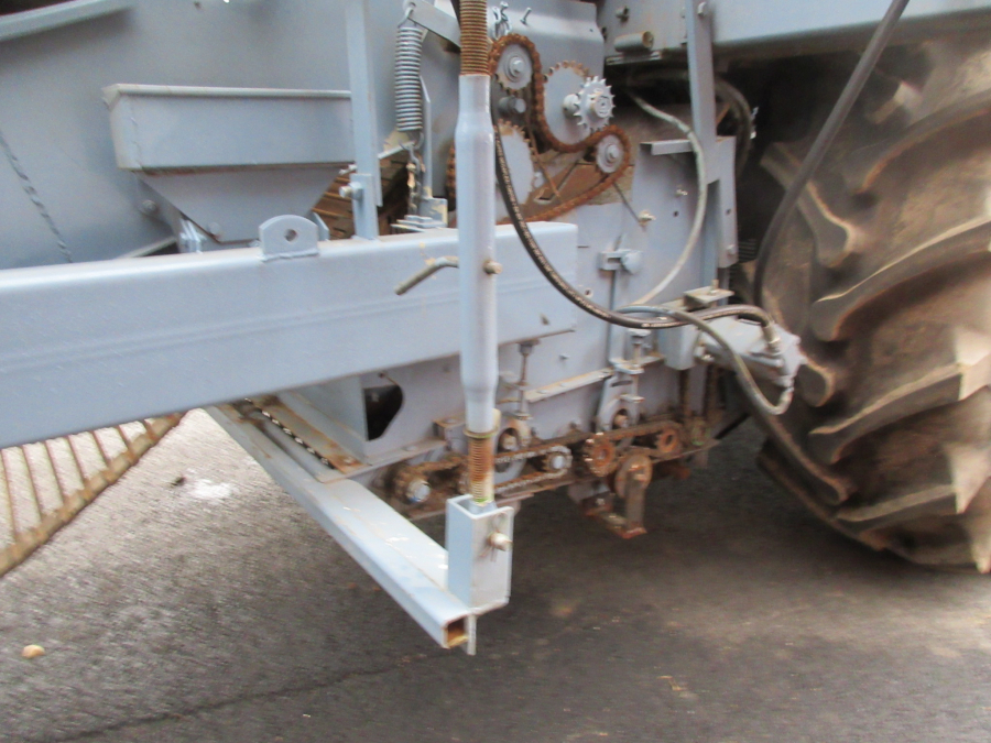 5573 Onion loader selfpropelled 3 beds