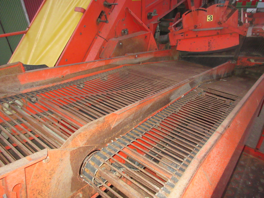 5611 Grimme SE75-40 potato harvester