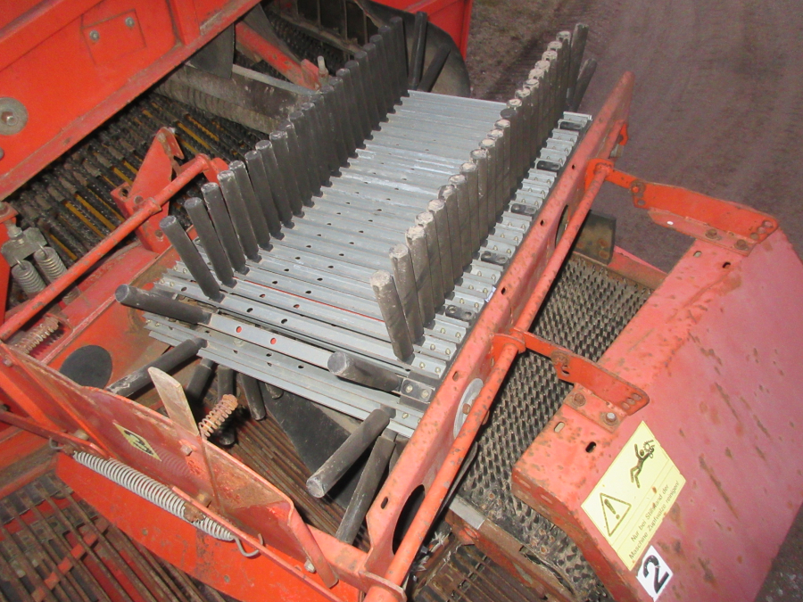 5611 Grimme SE75-40 potato harvester