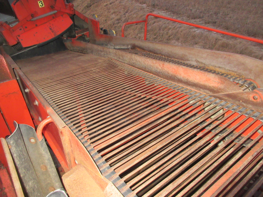 5611 Grimme SE75-40 potato harvester