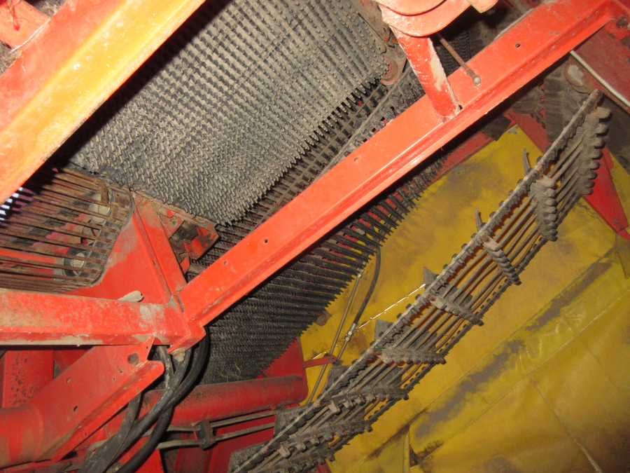 5611 Grimme SE75-40 potato harvester
